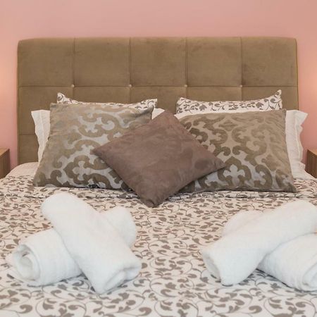 Allstar Boutique House In Downtown, Direct Connection With Airport Atenas Exterior foto