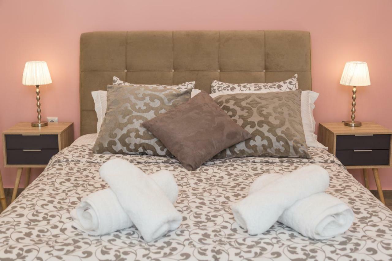 Allstar Boutique House In Downtown, Direct Connection With Airport Atenas Exterior foto